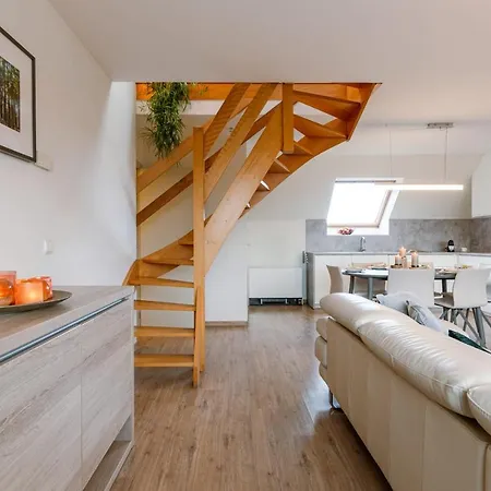 Apartamento Beautiful And Spacious With Terrace